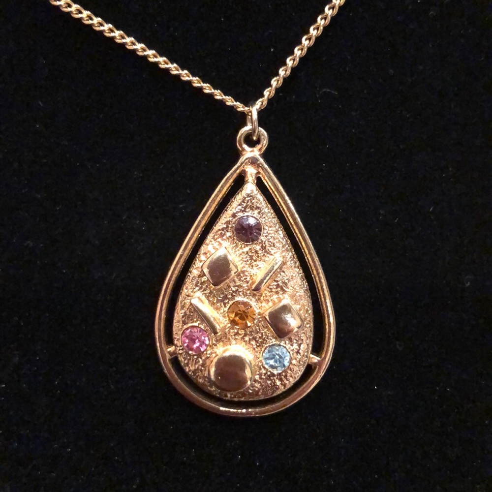 Sarah Coventry Vintage Design Necklace